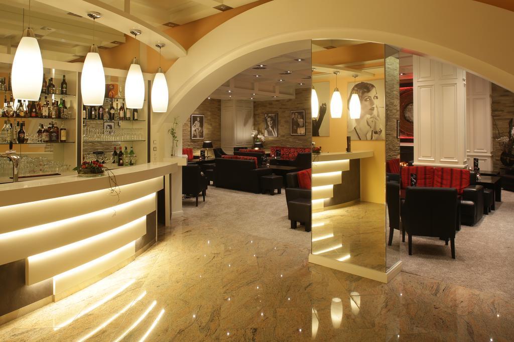 Hotel La Strada كاسيل المظهر الخارجي الصورة